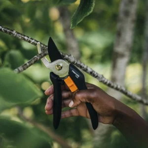 Fiskars-Κλαδευτήρι-Solid-Bypass-P121